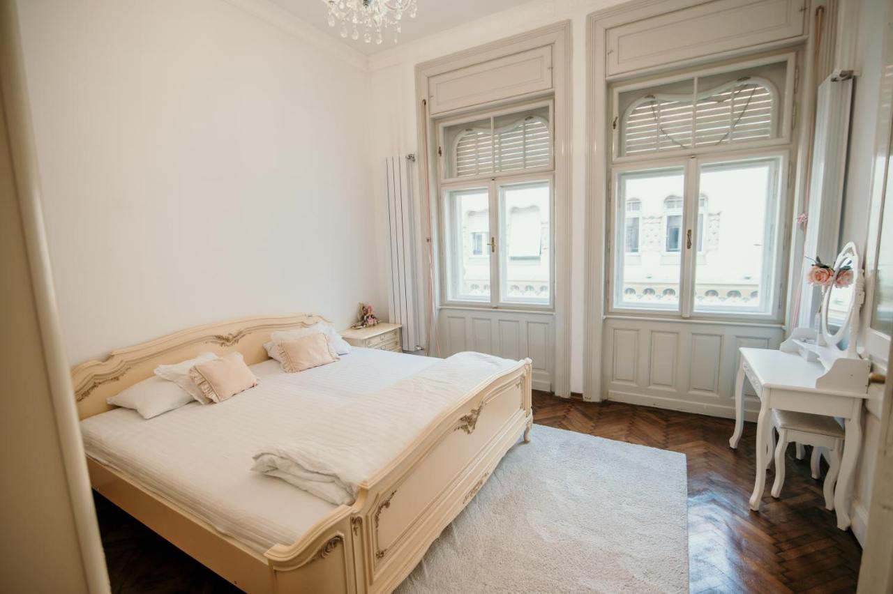 Bella Palace Oradea Extérieur photo