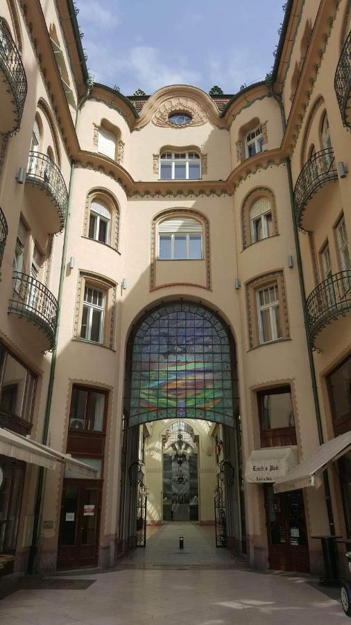 Bella Palace Oradea Extérieur photo