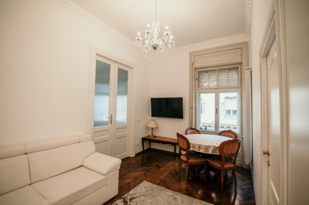 Bella Palace Oradea Extérieur photo