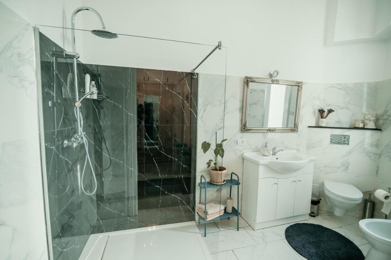 Bella Palace Oradea Extérieur photo